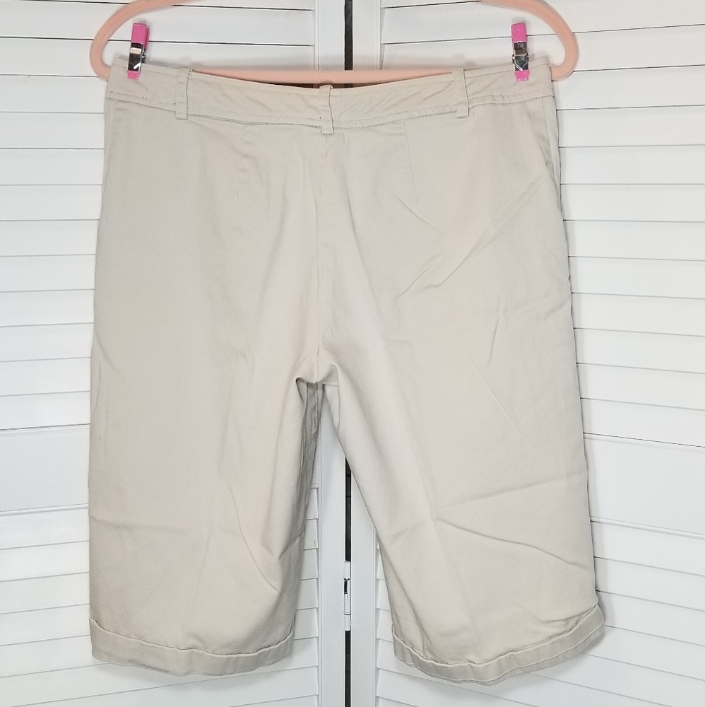 In Moda Capri - Picture 2 of 4